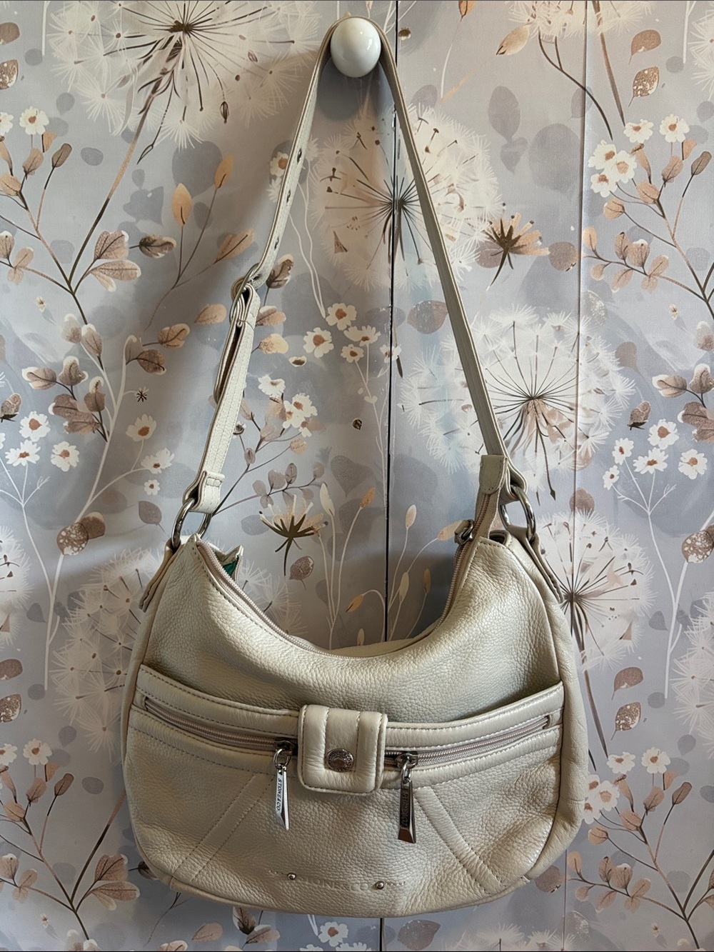 Stone & Co. Cream Leather Shoulder Bag with Front Zip Pockets
